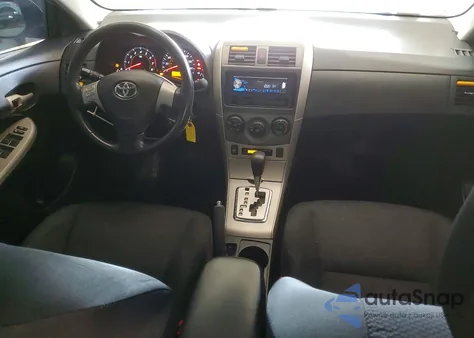 2010 Toyota Corolla Base z USA, uszkodzony, nr VIN 2T1BU4EE5AC253878